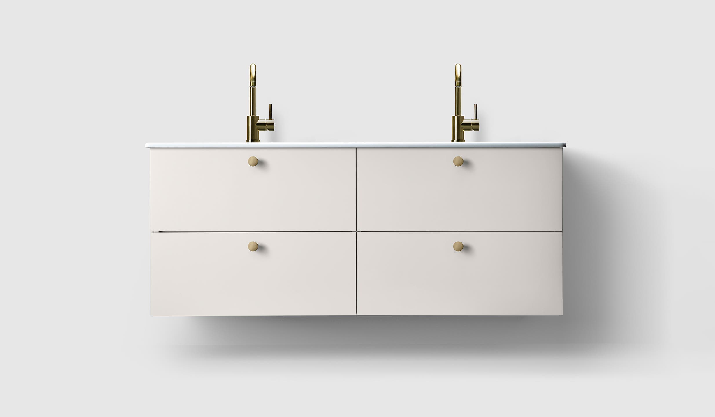 H3/140 - White - Porcelain - A2.01 Brass